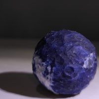 Cristal de Quartz clair naturel sculpté à la main, sphère de boule de lune à vendre