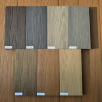 Revêtement mural en WPC co-extrudé XF-G047, composite bois-plastique, planche extérieure résistante aux intempéries, panneau mural extérieur insonorisant