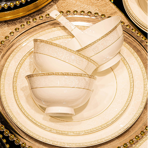 <span class=keywords><strong>Service</strong></span> de Table de Luxe 56 Pièces en Céramique à Décor Or, Vaisselle Élégante de Campagne en <span class=keywords><strong>Porcelaine</strong></span> de Phnom Penh - Product Image 4