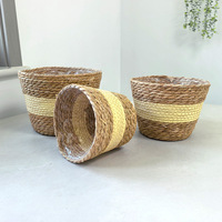 Paniers et housses pour plantes en osier et paille tressée, faits main, exclusifs transfrontaliers, pour rangement de jardinage, style pastoral