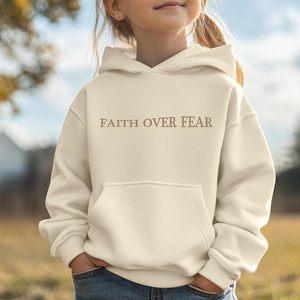 เสื้อฮู้ด Faith Over Fear สำหรับเด็กผู้หญิง ลายข้อพระคัมภีร์ เสื้อพูลโอเวอร์คริสเตียน เสื้อสเวตเชิ้ตถักสำหรับผู้หญิง ระบายอากาศได้ดี น้ำหนัก 300 กรัม - Product Image 2
