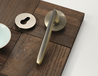 Poignée de porte en alliage d'aluminium jaune, design moderne et épuré, à fermeture magnétique silencieuse, pour chambre à coucher, compatible portes en bois