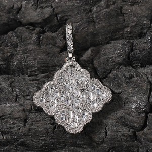 LUOYUNE Richpower Hip Hop Collier Pendentif Croix Entièrement Sertie de Zircons, Plaqué Or 18K, en Laiton, avec Zircons Givrés Effet Épine de Bramble - Product Image 2
