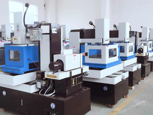 เครื่องตัดลวดอัตโนมัติ DK7732C HSMG CNC ความเร็วสูง EDM 120 รอบต่อนาที ประหยัดพลังงาน สภาพใหม่ พร้อมคุณสมบัติสำคัญ - Product Image 4