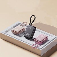 Batterie externe mini 10000mAh PD 22.5W avec câbles doubles intégrés et écran numérique