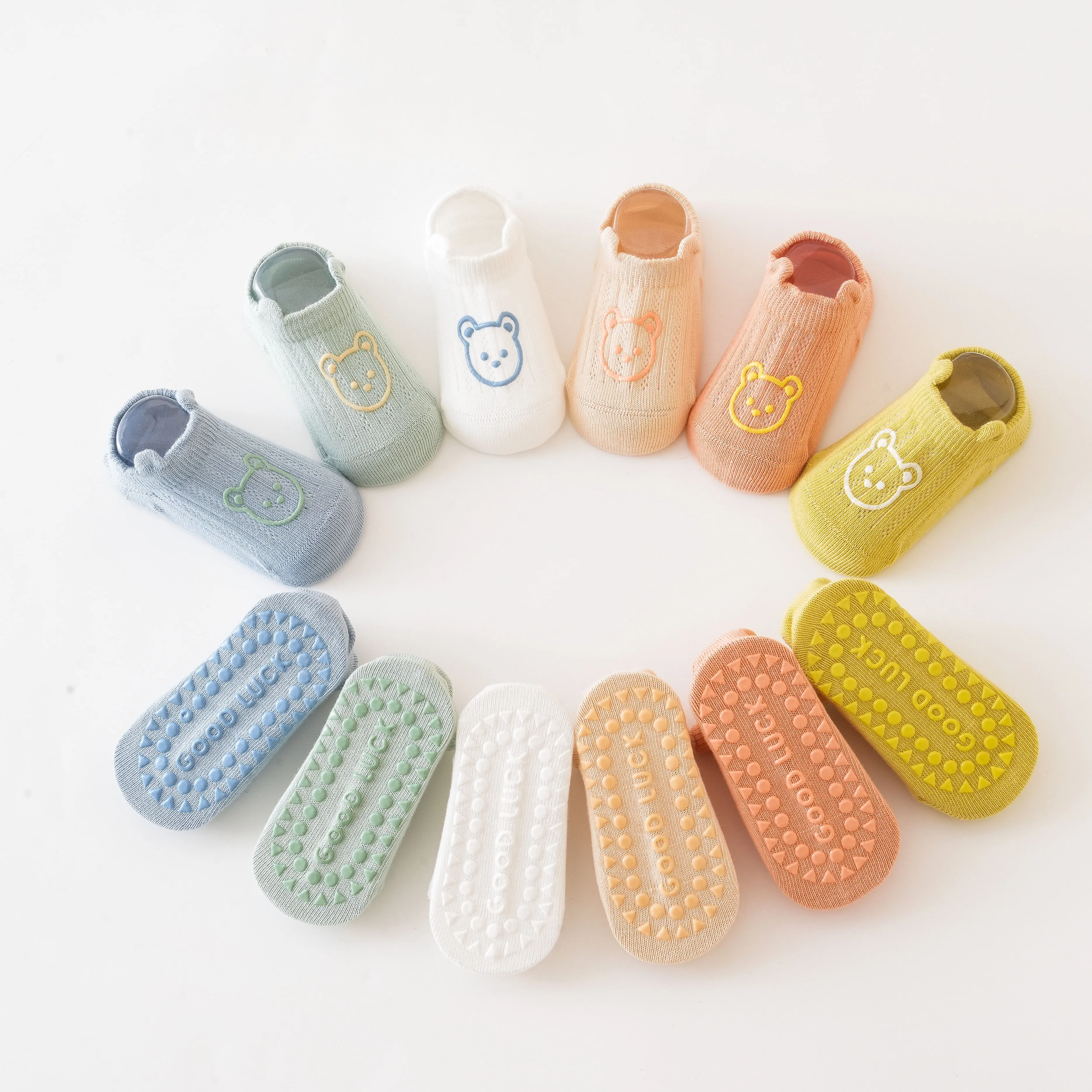 Großhandel dünne rutschfeste Griffsocken Nylon gestrickte Socken lässig Frühjahr bunte Rohrbaumwolle Unisex Logo-Design neugeborene Babys Mädchen