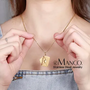 Collana con Ciondolo a Busta per Donna EManco, Gioiello in Acciaio Inossidabile con Scritta Personalizzabile, Regalo per San Valentino Dropshipping - Product Image 1