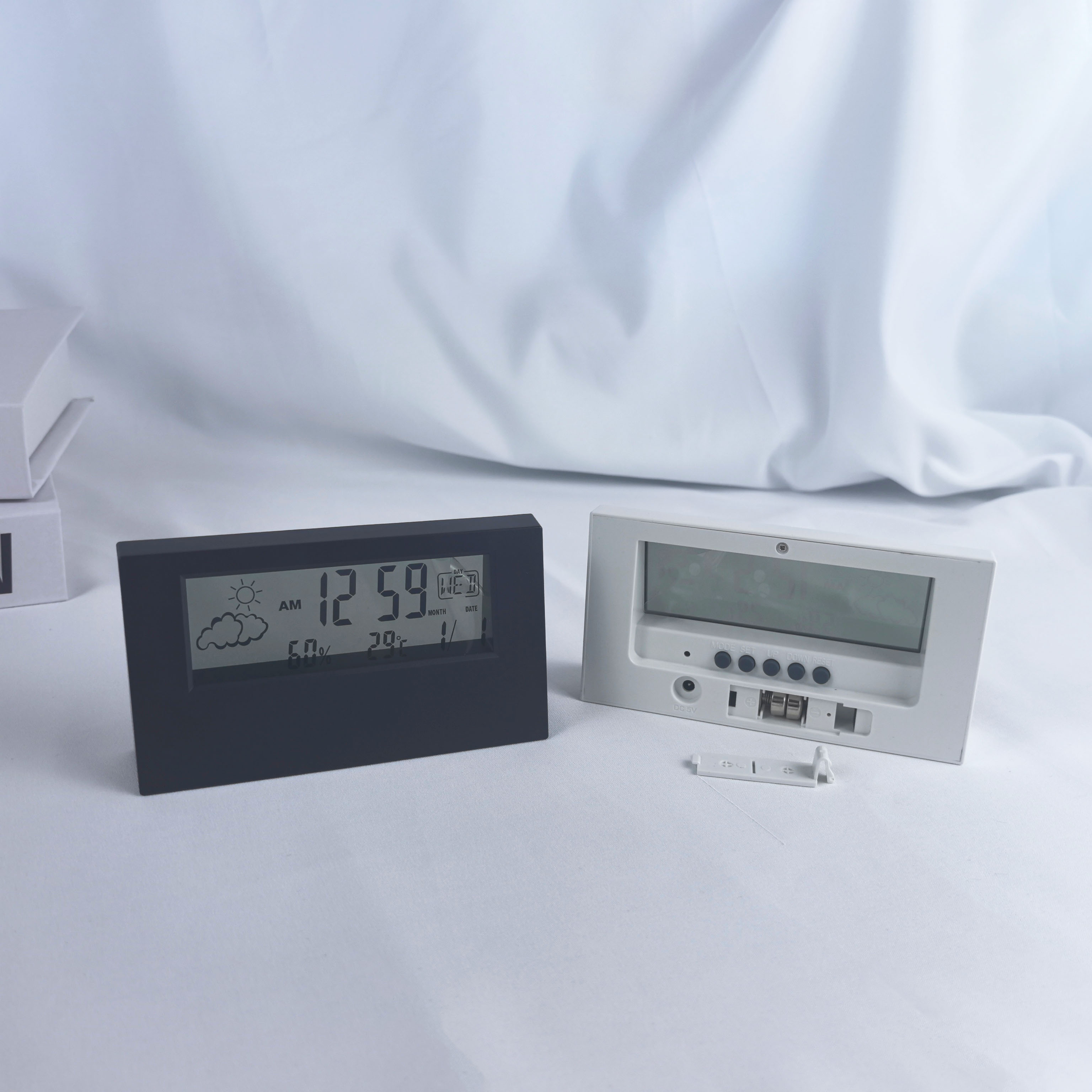 Black Transparent (cell batteries incl.)