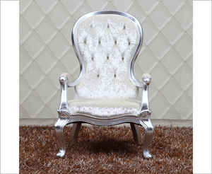 Poltrona Trono di Lusso Personalizzata <span class=keywords><strong>con</strong></span> Schienale Alto, in Legno Massello Intagliato a Mano, Rivestita in Tessuto Trapuntato, per Hall di Hotel, Villa, Lounge VIP - Product Image 5