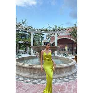 Vestido Largo Verde Básico para Eventos Formales y Ocasiones Especiales, con Detalle de Lentejuelas en la Espalda, Estilo de Fiesta - Product Image 3