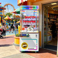 Machine de jeu d'arcade mini grue à griffes pour attraper peluches et jouets, avec accepteur de billets, en bois et métal, pour un joueur, 1 an
