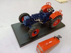 Giocattolo modello <span class=keywords><strong>trattore</strong></span> personalizzato materiale in resina in scala 1:32 dal design alla produzione - Product Image 6