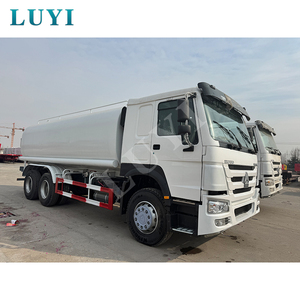 Sinotruk HOWO <span class=keywords><strong>camion</strong></span> <span class=keywords><strong>cisterna</strong></span> d'<span class=keywords><strong>acqua</strong></span> 6x4 10000L-20000L (20CBM) | <span class=keywords><strong>Camion</strong></span> irrigatore per pulizia comunale e antincendio - Product Image 3