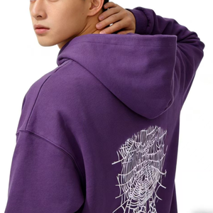 Sweat-shirt noir de qualité supérieure avec un design audacieux pour les fans de streetwear recherchant un style tendance, avec logo. - Product Image 5