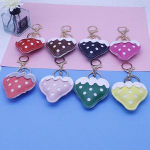 Llavero de coche con diseño de frutas coloridas y lindas, colgante delicado para bolso de niña, regalo promocional, llavero de fresa de dibujos animados de cuero PU duradero, ¡gran oferta! - Product Image 6