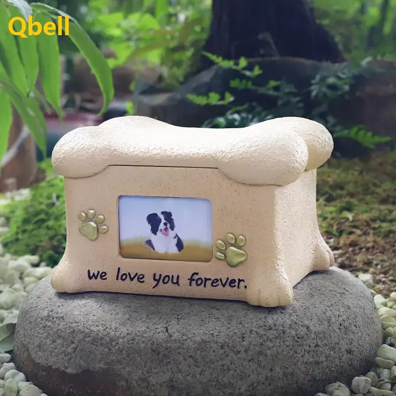 Qbellpet Hot Personal isierte Custom Memorial Andenken Feuer bestattung Harz Haustier Hunde Urnen für Hunde Asche mit Fotobox für Hunde Katzen