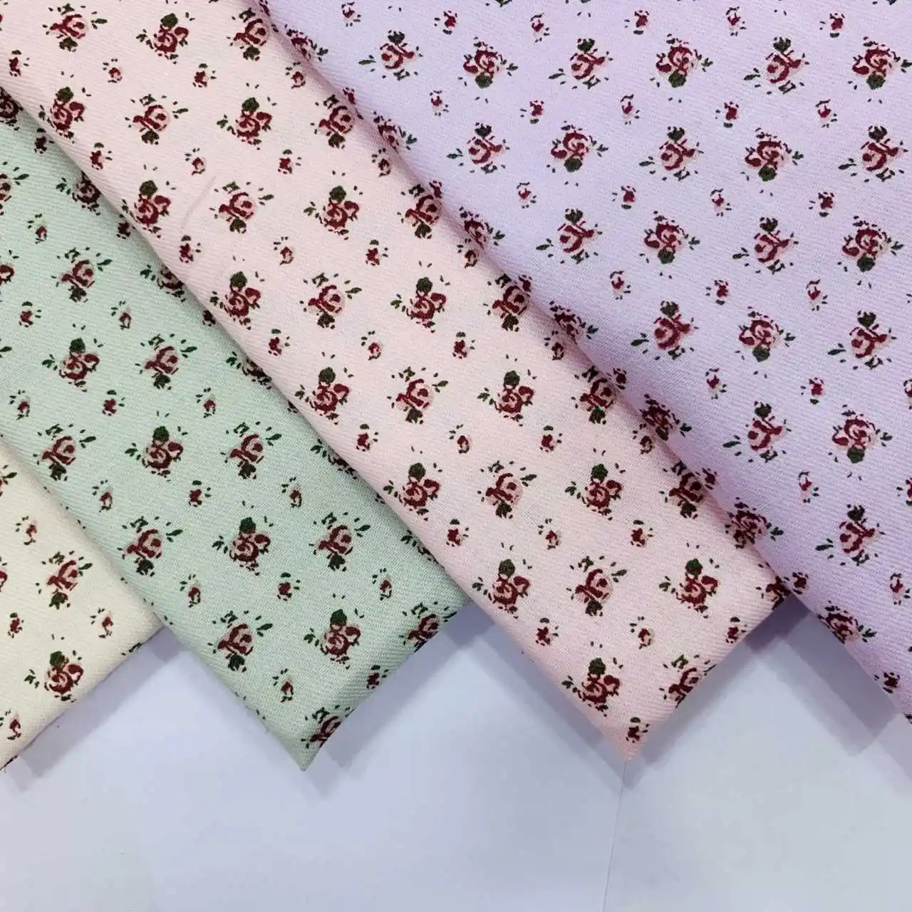 Fashion Floral High Quality Cotton Twill Underprint Small Floral Fabric Wholesale for Women Children Wear