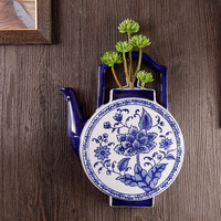 Vas Bunga Gantung Dinding Jingdezhen Porselen Biru-Putih Gaya Cina Klasik Dekorasi Rumah Gantungan Dinding Bentuk Teko 20cm Pernikahan