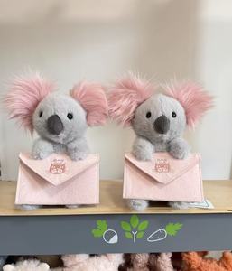 Eğlenceli Elde Tutulan Peluş Oyuncak Buketi, Penguen Bornozlu Barselona Ayısı, Kalp Şeklinde İtiraf Yapan Köpek Doldurulmuş Hayvan Oyuncakları İçerir - Product Image 3