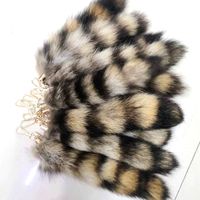 Vente en gros de queue de renard véritable 35-45cm de queue de renard moelleux queue de fourrure d'animal pour accessoires de décoration queue de renard porte-clés moelleux