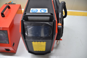 เครื่องเชื่อมเลเซอร์สแตนเลสอัตโนมัติแบบมือถือ 3 in 1 - Product Image 2