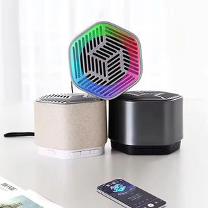 Reproductor de CD Portátil de Diseño Hexagonal con Sonido HD, Altavoz Recargable para Exteriores con Correa, Altavoz Subwoofer Inalámbrico - Product Image 6