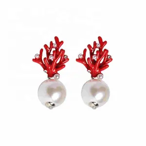 Boucles d'oreilles cerf blanc en fausse perles, bijou à la mode pour cadeau de noël, accessoires d'oreilles de fête, de noël, couleur corail