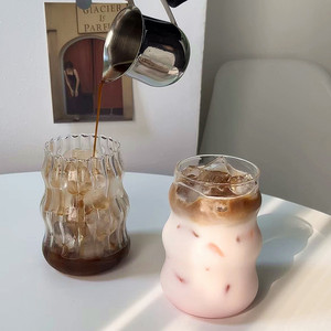 Gobelet en verre transparent résistant à la chaleur pour la maison, idéal pour le thé, le jus, le lait, le café, l'eau, avec un design rayé - Product Image 5