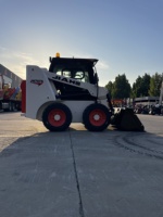Chargeuse compacte sur pneus de 2800 kg, diesel, 4 roues motrices, hydraulique, robuste, avec cabine climatisée, moteur et pompe
