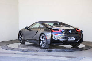 รถยนต์มือสอง I8 AWD Coupe ภายในสีเข้ม เครื่องยนต์ไฮบริด ล้อแม็ก R18 เบาะหนัง ระบบควบคุมอัตโนมัติ กล้องมองหลังขวา ไฟ LED อะลูมิเนียม - Product Image 3