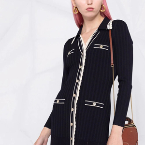 Bottoni OEM/ODM in cotone <span class=keywords><strong>nero</strong></span> Lyocell autunno con scollo a V maglioni <span class=keywords><strong>vestito</strong></span> da donna in <span class=keywords><strong>maglia</strong></span> a coste - Product Image 3