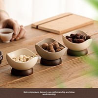 Vintage-Stil Grobe Keramik-Dessertschale Snack-Schüssel mit Holzsockel für Obstservierung Eiscreme Heim-Café Tischdekoration