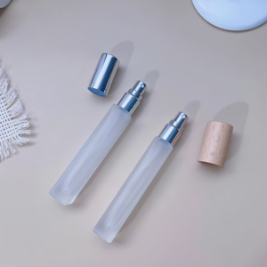 Kasia 10ml Roll-on de parfum en verre dépoli avec billes en verre/acier, lisse, anti-fuite, lavable, réutilisable, rechargeable, avec bouchon à vis pour huiles essentielles - Product Image 3