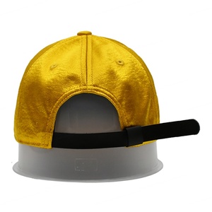 Gorra de béisbol de ala curva deportiva amarilla Gorra de béisbol bordada de satén personalizada - Product Image 6