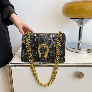 Bolso de mano de material PU estilo femenino. Con decoración de cadena. Bolso de Mano de Diseño de Lujo.1858 - Product Image 2