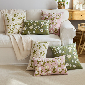 Housse de coussin rectangulaire moderne en coton doux rose, brodée de fleurs 3D, pour salon et literie - Product Image 1