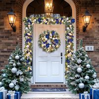 Vorbeleuchteter Künstlicher Weihnachtskranz mit Tannenzapfen, Schleife, Beeren und Blumen für Haustür, Wand und Feiertagsdekoration
