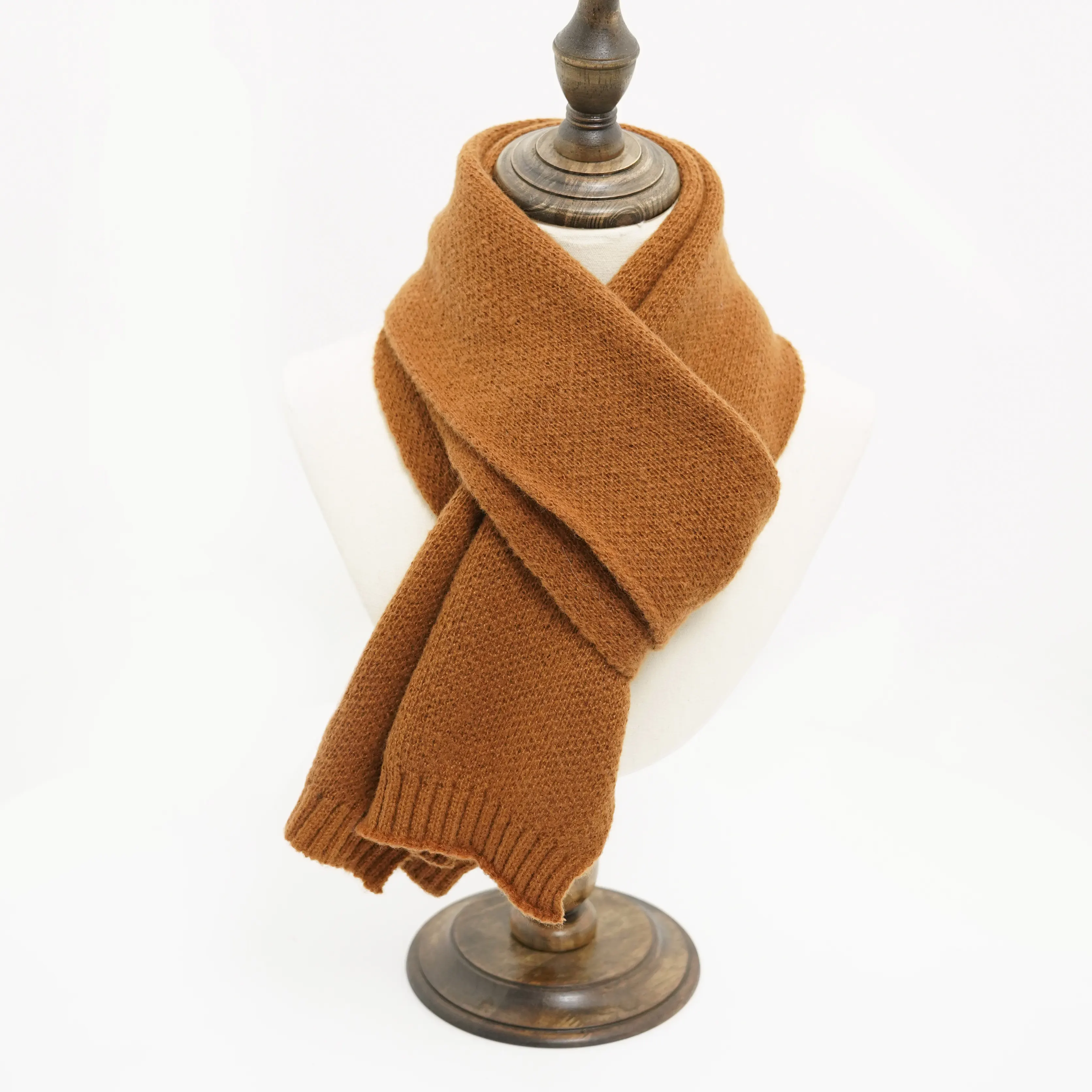 Hochwertiger klassischer Polyester solide Farbe klobig gestrickt Winterschals Schal für Damen stilvoll