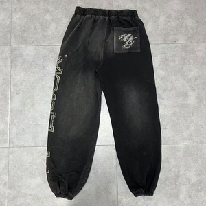 Pantaloni da Uomo <span class=keywords><strong>in</strong></span> Felpa <span class=keywords><strong>con</strong></span> Logo Stampato, Effetto Sbiadito, Vestibilità Ampia, Polsini Elastici e Dettagli Distressed - Product Image 2