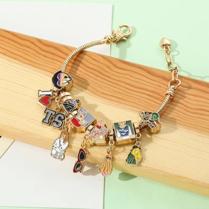 Pulseras de cadena de serpiente ajustables de aleación de cobre chapadas en oro al por mayor con dijes de guitarra, luna y corazón, pulsera de moda para fanáticos de la música - Product Image 3