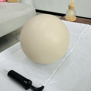 Pelota de Pilates Mini de PVC Marrón de 300g, Ligera, con Logotipo Personalizado, de 20cm, para Ejercicio, Fitness, Yoga, Entrenamiento del Core y Rehabilitación - Product Image 4