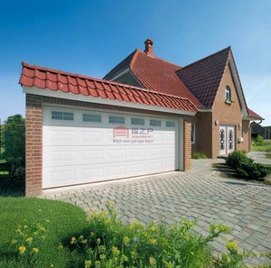 <span class=keywords><strong>Porte</strong></span> de garage sectionnelle en aluminium à grain de bois personnalisé avec petits fenêtres transparentes, <span class=keywords><strong>porte</strong></span> de villa automatique certifiée CE - Product Image 3