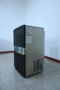 Nuelead NES-60C Electric Low Noise High Quality 60kg/day Commercial Cube <b>Ice</b> <b>Making</b> <b>Machine</b> Stainless Steel Energy Class B - Product Image 6