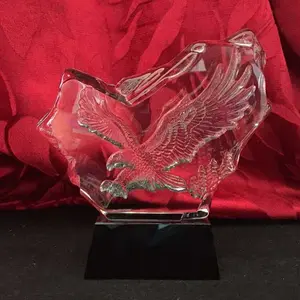 Kreative benutzer definierte Crystal Eagle Glede Iceberg Glass Award Trophäe für University Graduation Souvenir Geschenke