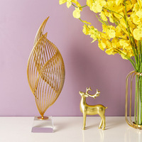 Accessoires de Décoration Maison de Luxe, Ornements Abstraits Modernes Nordiques en Métal Doré pour Salon et Dessus de Table