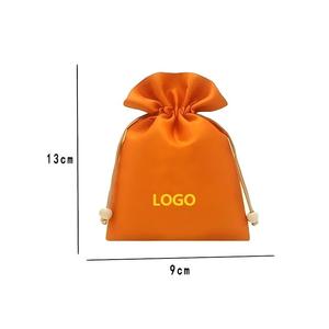 Pochette brodée de style ethnique chinois en brocart avec cordon de serrage pour le rangement des malas bouddhistes et des bracelets de perles - Product Image 3