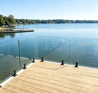 Système de balustrades et mains courantes réglables en acier inoxydable pour terrasses, avec fixation pour écran LED et éclairage LED