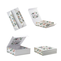 Boîte cadeau personnalisée à imprimé floral rose avec couvercle magnétique et corps pliable pour l'emballage de fleurs et de cadeaux