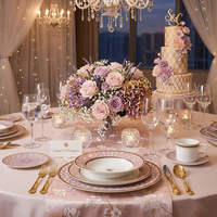 Service de Table de Luxe en Porcelaine Rose avec Bordure en Or Véritable, Vaisselle de Mariage en Porcelaine Fine, Ensemble Assiettes et Bols en Céramique Motif Cygne Style Palais 2026