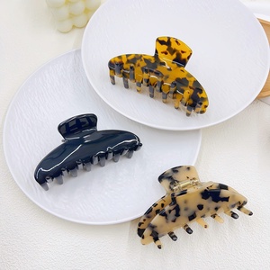 Oradour Grandes pinces à cheveux personnalisées en acétate pour femmes filles Vente en gros Bijoux Léopard <span class=keywords><strong>Loc</strong></span> Accessoires de cheveux Chinois Coréen - Product Image 1